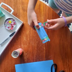 DIY Kaleidoscope: decorate the outside of the kaleidoscope